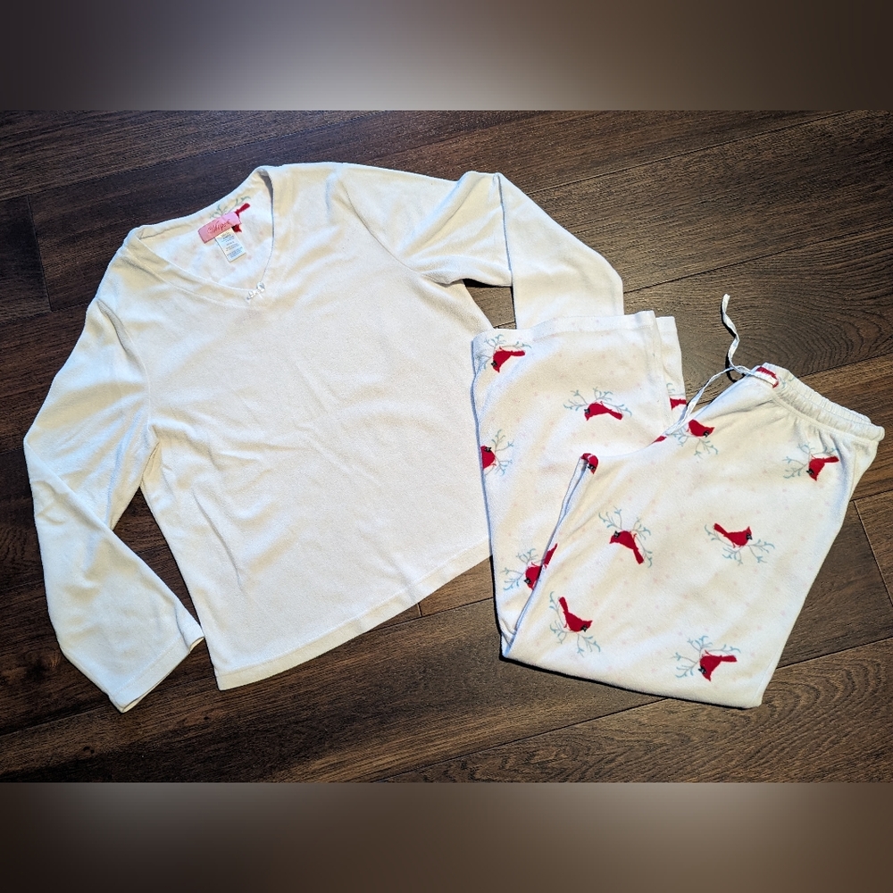 Cardinal PJ's (Small) Fleece is off-White in color